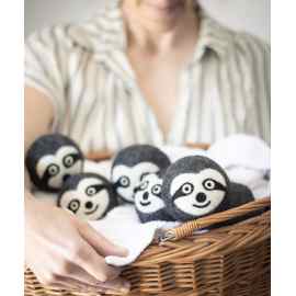 This Sloth eco friendly dryer balls - Set of 3 is made with love by The Herbal Oracle! Shop more unique gift ideas today with Spots Initiatives, the best way to support creators.